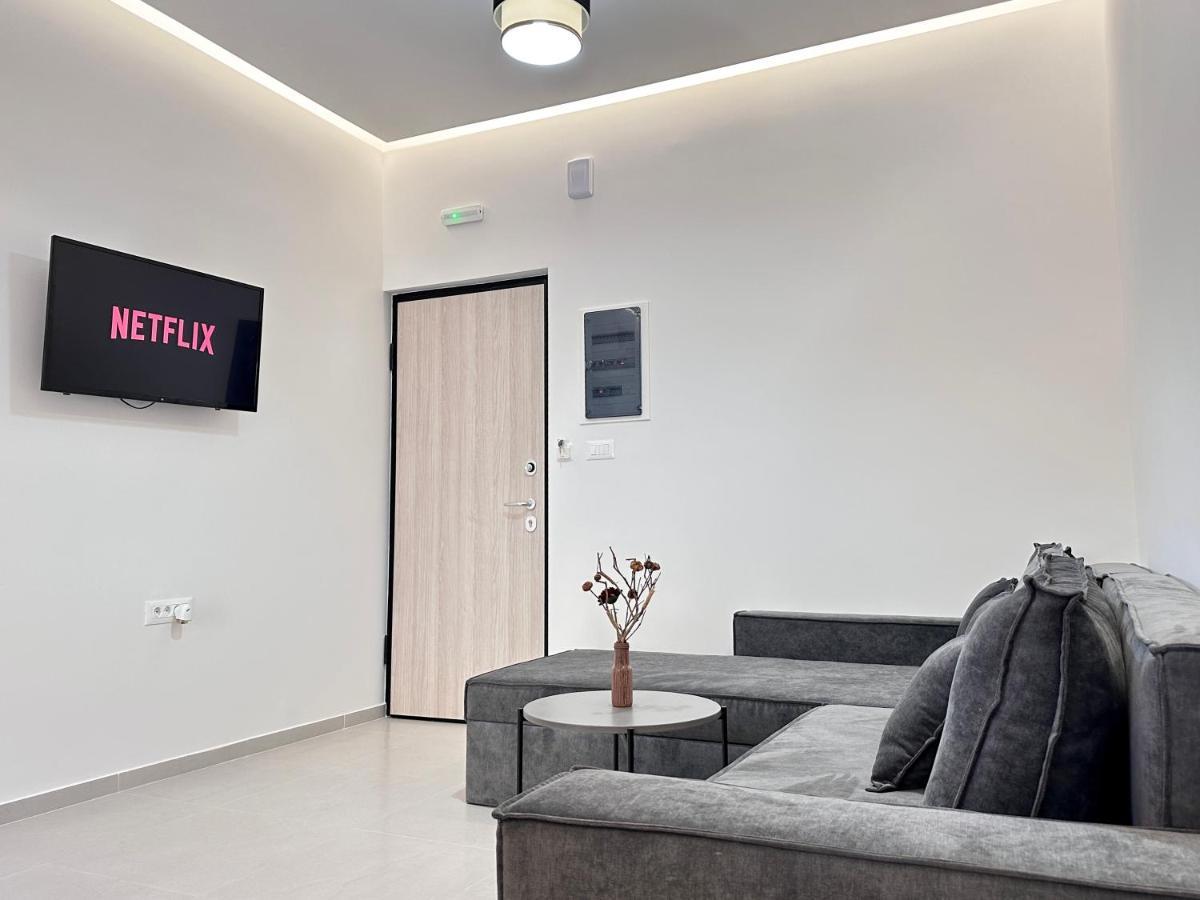 Seaside Deluxe Apartment 이알리소스 외부 사진