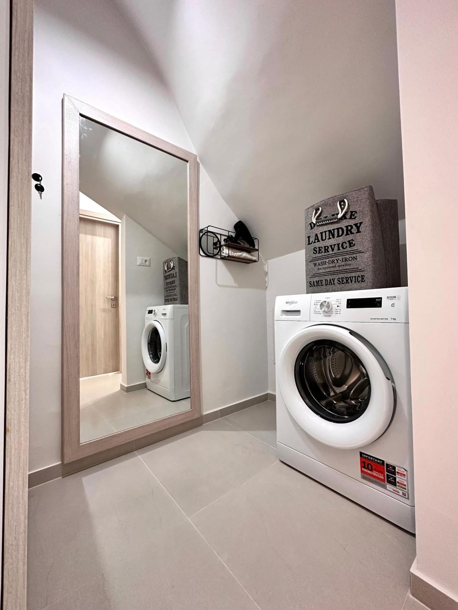 Seaside Deluxe Apartment 이알리소스 외부 사진